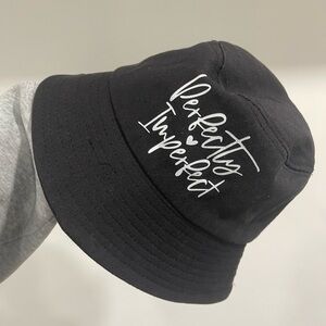 Black/White Buckethat